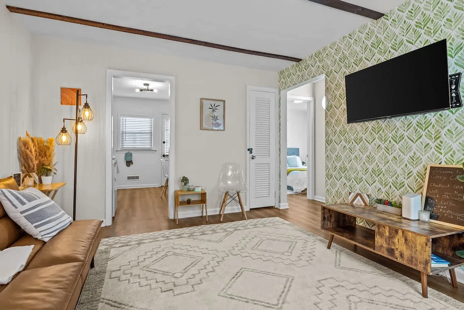 2 bed, 1.0 bath, $2,042 — Photo 3