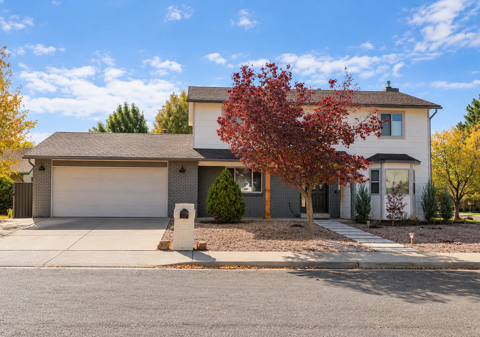 Beautifully Updated Bell Ridge Home with Private Backyard Retreat — Photo 3