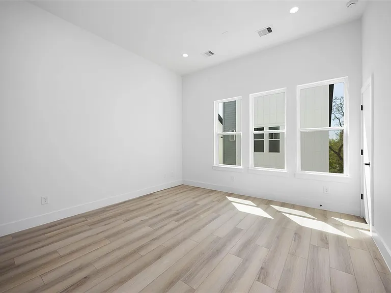6735 Peerless St #C — Photo 14