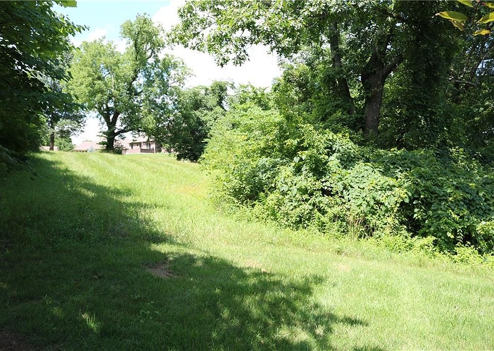 2nd image of 756 E Timber Dr