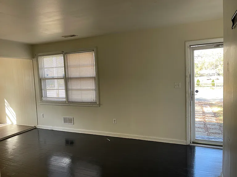 629 Wagner Cir — Photo 5