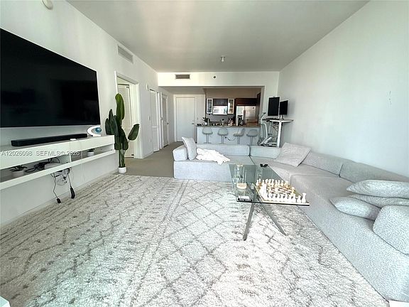 3rd image of 951 Brickell Ave APT 3703