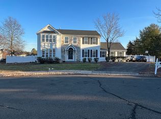 6 Orchard Dr, Whitehouse Station, NJ 08889