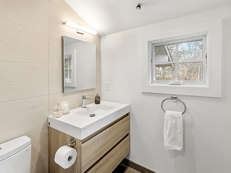 212 Sebonac Rd — Photo 20