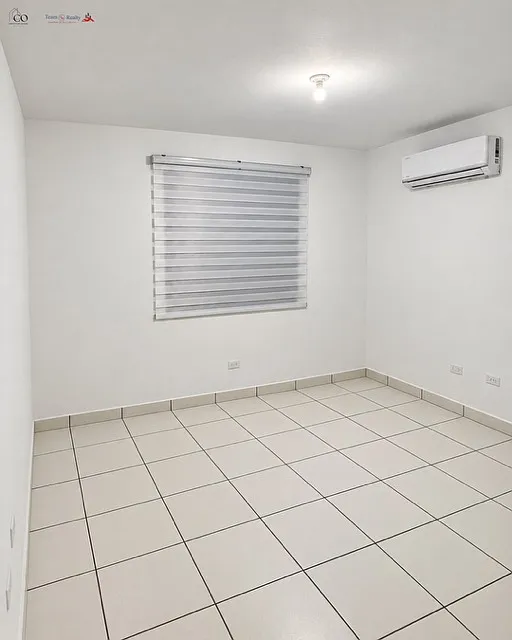 4 bed, 3.0 bath, 2500 sqft, $2,950 — Photo 3