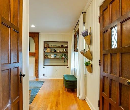 4th image of 9814 W 57th St