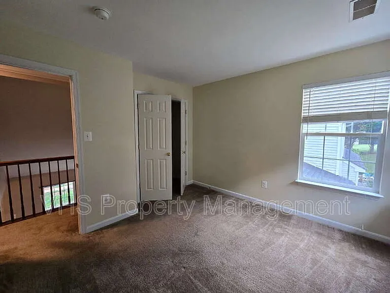 832 Fox Den Rd — Photo 21