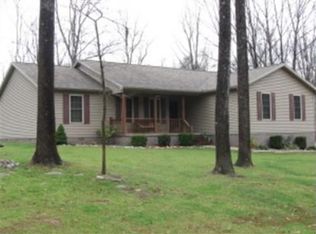 121 Woodland Dr, Bedford, IN