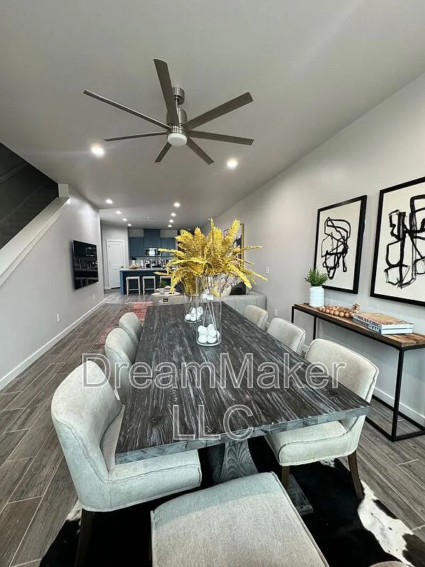 4 bed, 2.5 bath, 2227 sqft, $2,295 — Photo 2