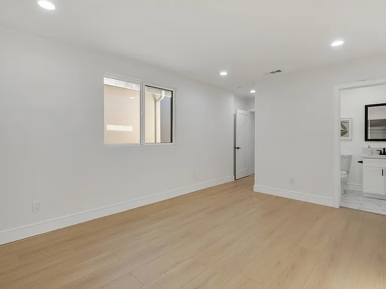 659 S Soto St #1 — Photo 13