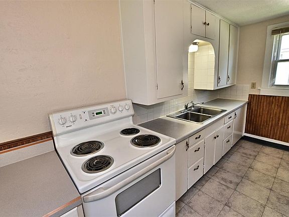 4th image of 813 NW 1st Ave