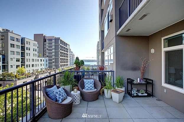 250 square foot balcony! Perfect for summer barbeque or gatherings