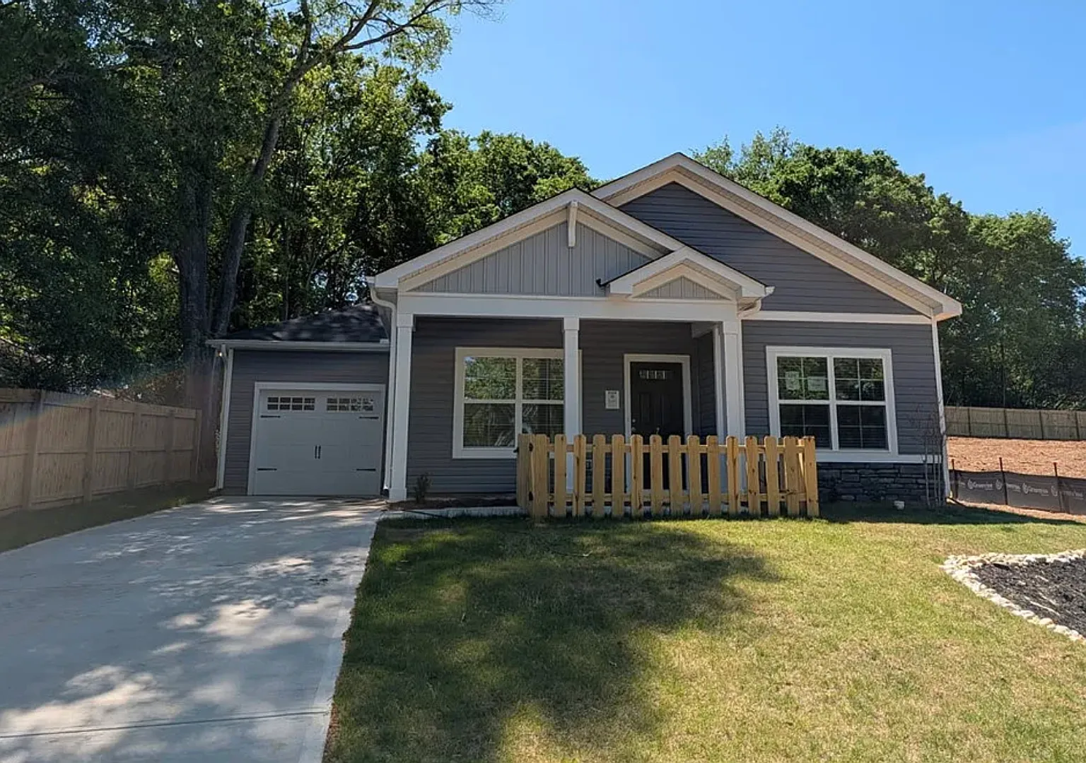 Modern Living in Greenville's Historic West End — Photo 1