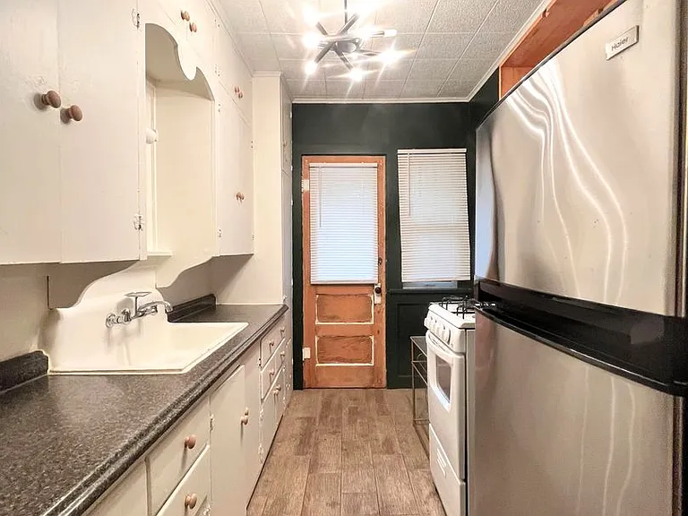 209 W 8th Ave — Photo 7