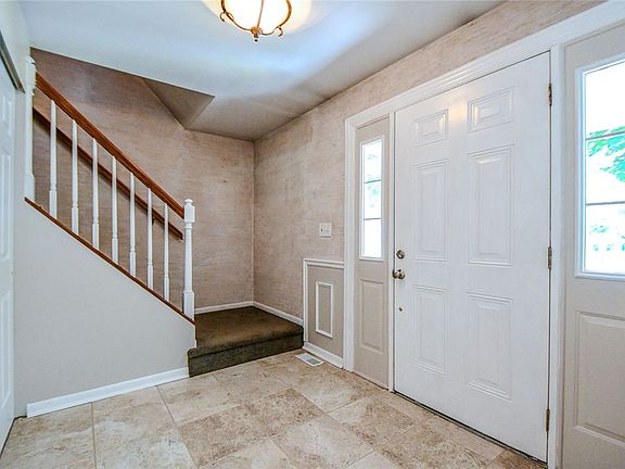 5th image of 543 Deptford Ave