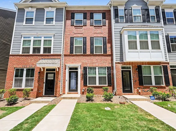 6222 Cleburne Ct, Charlotte, NC 28217