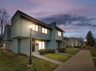 542 Pheasant Ct, Grayslake, IL 60030