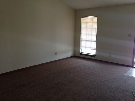 2nd image of 3903 E 11th St APT C