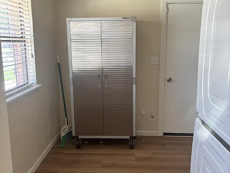 817 Owl St #817 — Photo 3
