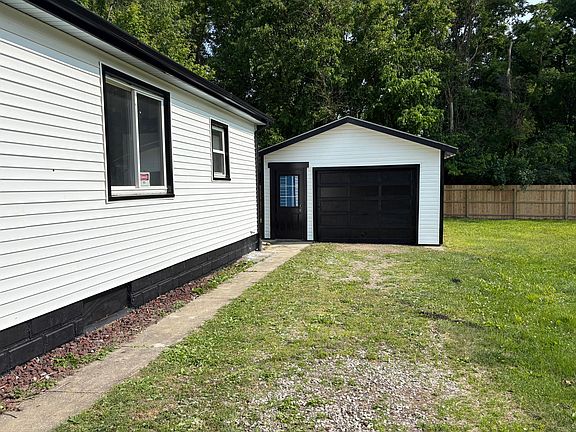Detached Garage