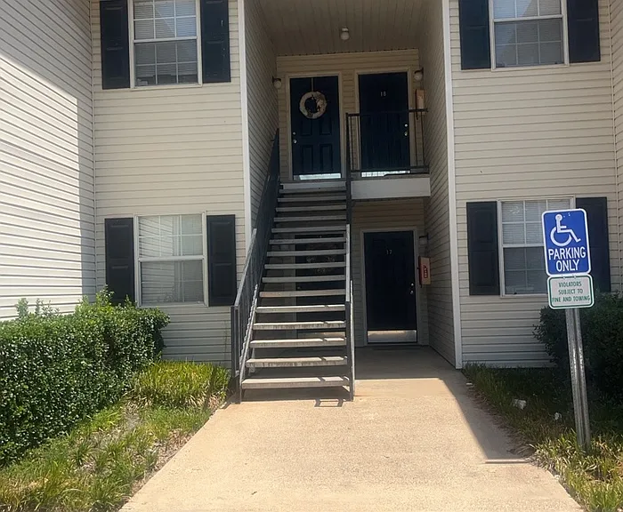 125 NE Johnson Ave #30 — Photo 2