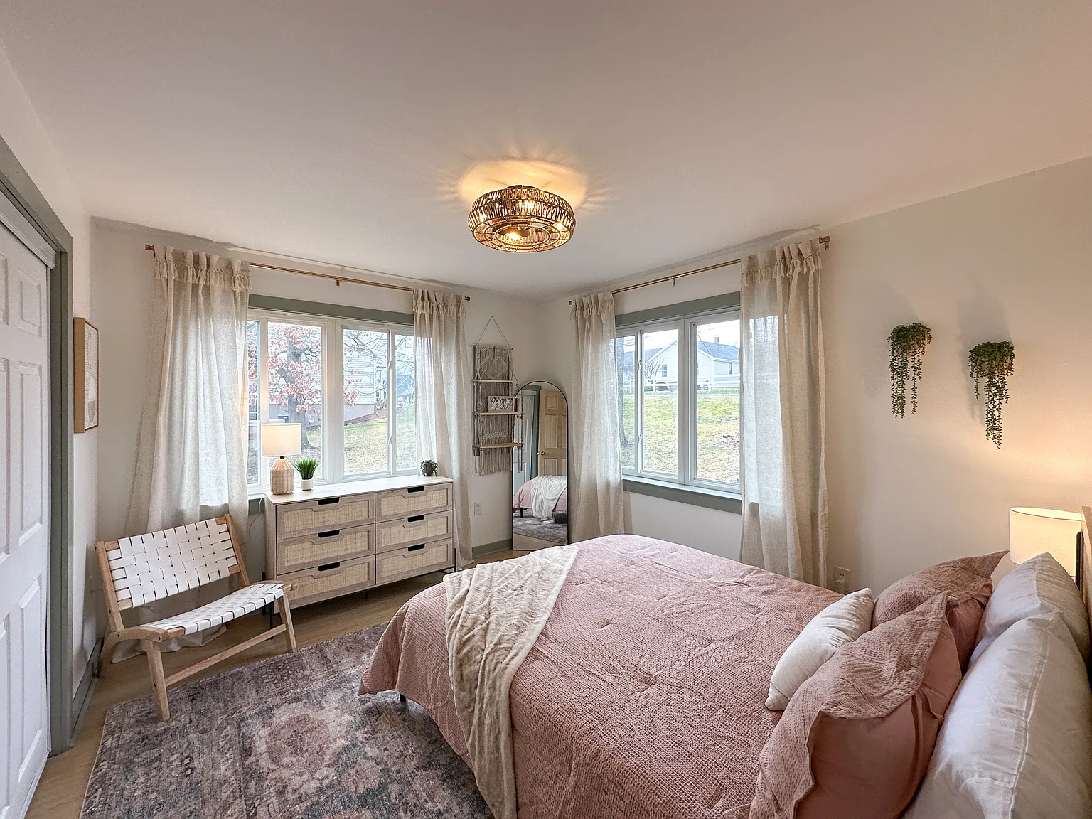 2 bed, 1008 sqft, $2,500 — Photo 4