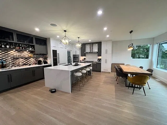 3 bed, 2700 sqft, $5,000 — Photo 2