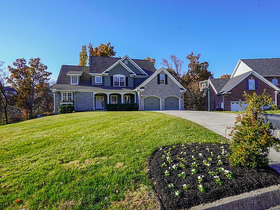 2nd image of 1923 Shady Hollow Ln