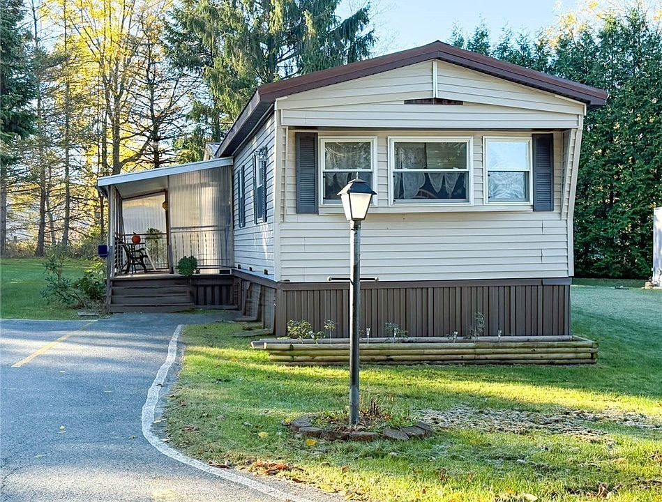 1st image of 3 Arbor Pl