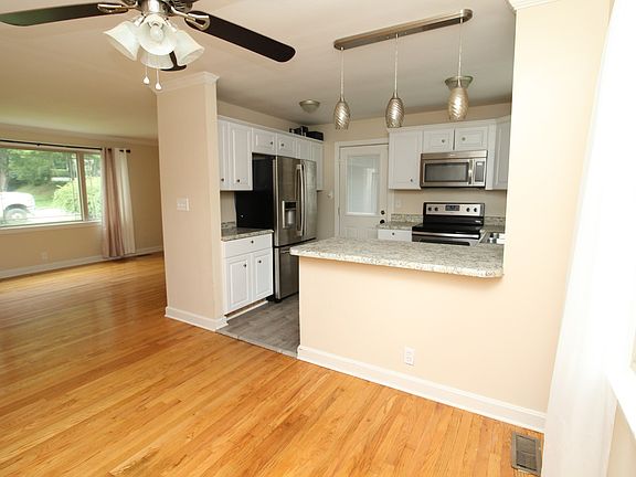4th image of 1059 Forrest Dr