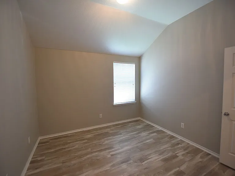 421 Stanley Falls Dr — Photo 17