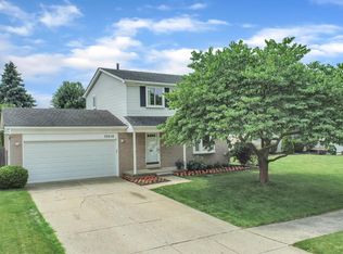 35514 Eastmont Dr, Sterling Heights, MI 48312