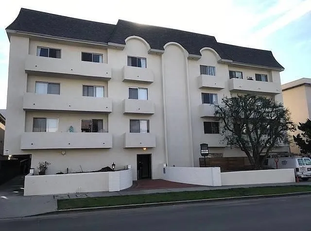 11810 Mayfield Ave #107 — Photo 1