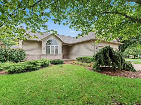6915 Fairway Vista Dr SE, Caledonia, MI 49316