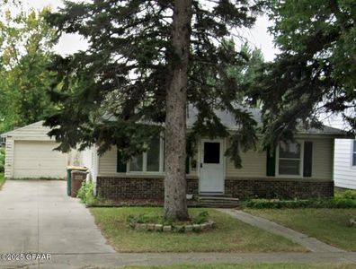 605 12th St NW, East Grand Forks, MN, 56721