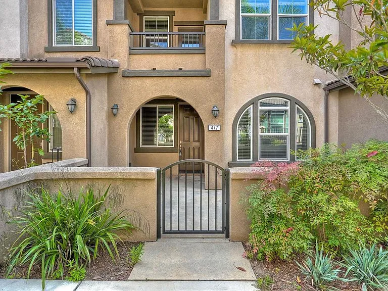 477 Prosperity Dr — Photo 3