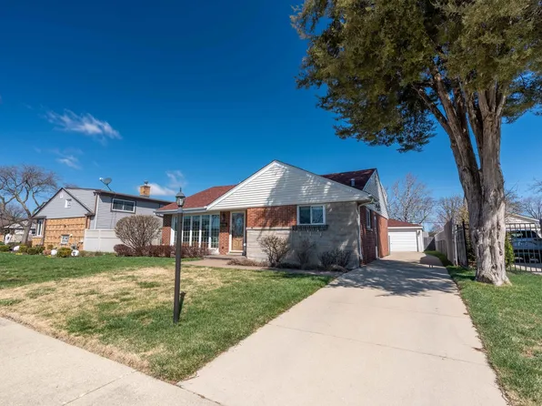 7528 Churchill St, Morton Grove, IL 60053