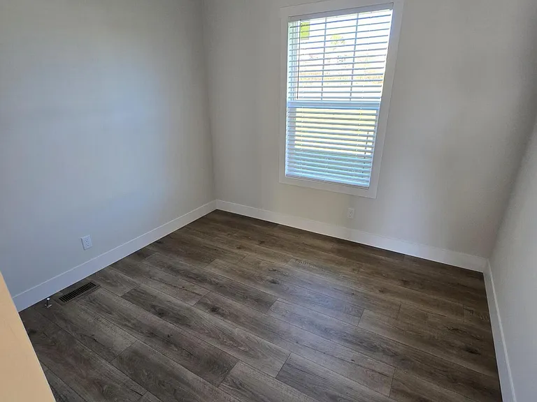 2208 Oak St — Photo 14