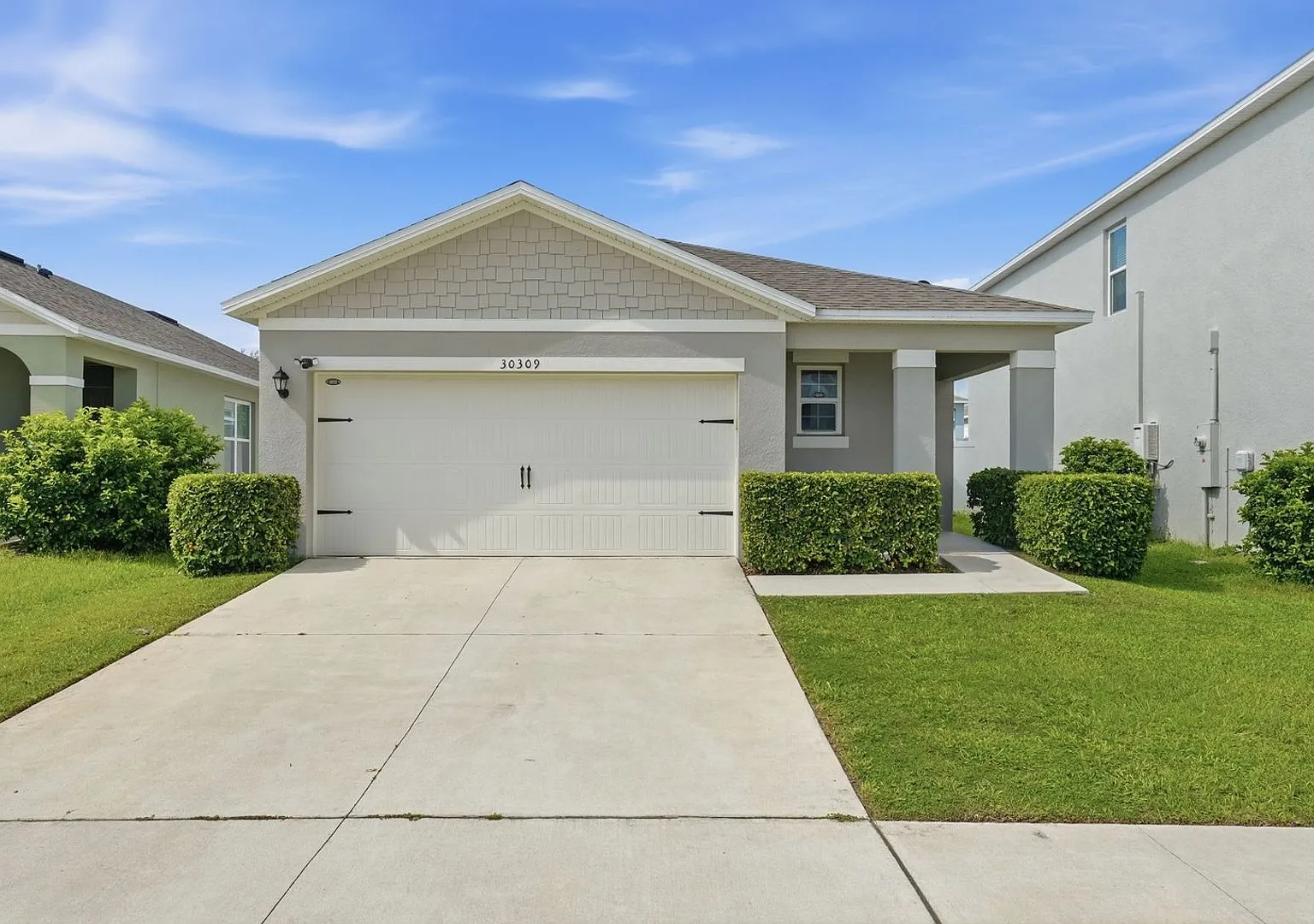 Luxurious 3 bed, 2 bath single family home. — Photo 2
