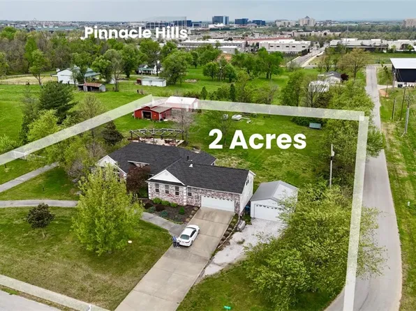 2120 S 30th St, Rogers, AR 72758