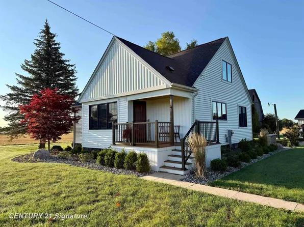 2054 Kloha Rd, Bay City, MI 48706