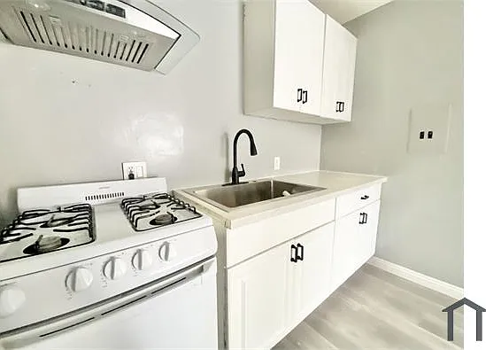 441 W Santa Cruz St #H — Photo 2