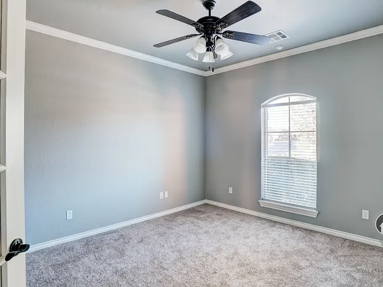 4601 NW 162nd Ct — Photo 15