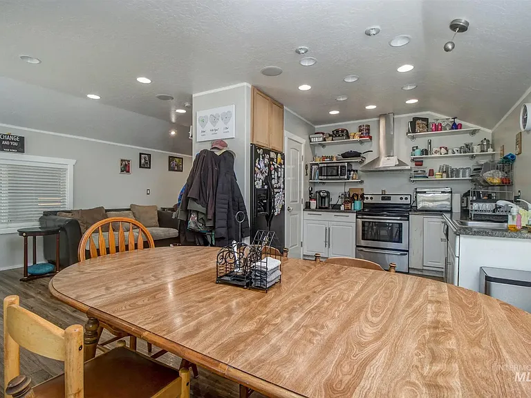 247 Young Ave — Photo 9