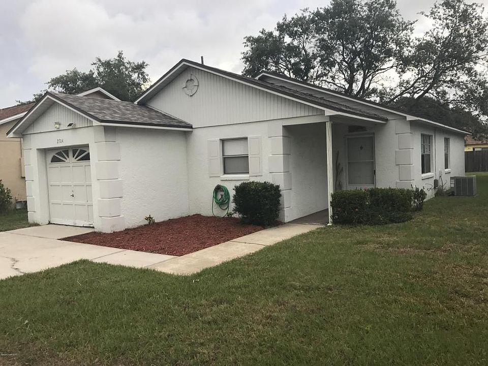 1st image of 2704 Winchester Dr