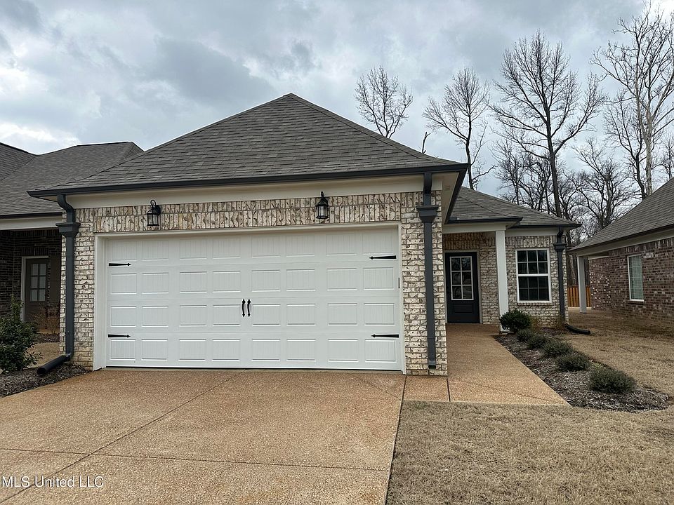 1st image of 413 Country Garden Dr