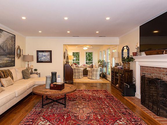 5th image of 1907 Wimbledon Blvd