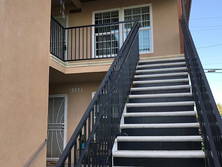 2502 W Via Corona #1/2 — Photo 7