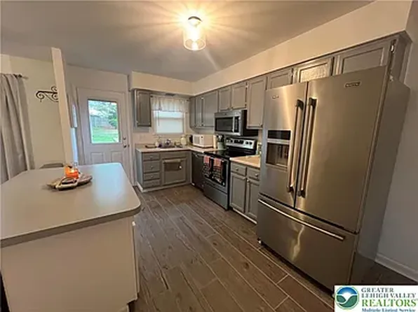 5618 Wood Ln, Allentown, PA 18106