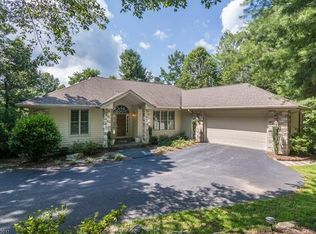 108 Ridge Ln, Flat Rock, NC 28731